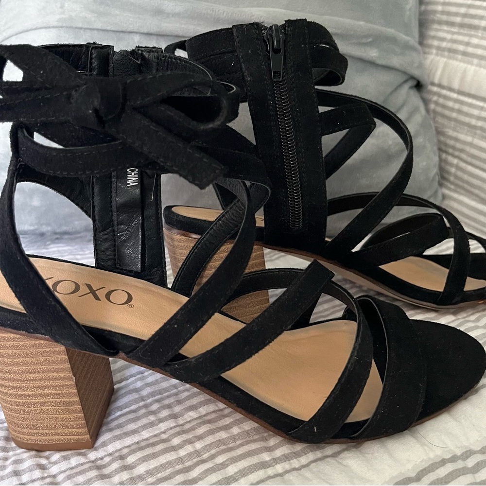 XOXO EMOSA Strappy Ankle Black Sandals